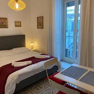 Nocleg ze śniadaniem In San Domenico Maggiore 3, Neapol