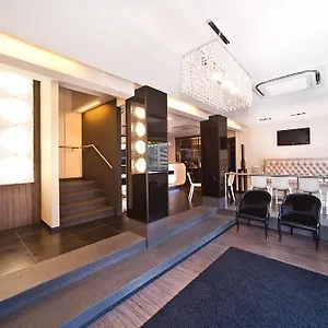 Carla Otel Levanto